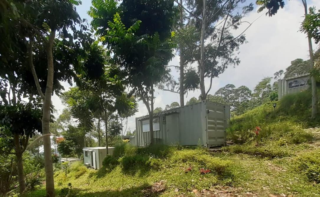 Hotel Bukit Pinus Tegalharendong ภายนอก รูปภาพ